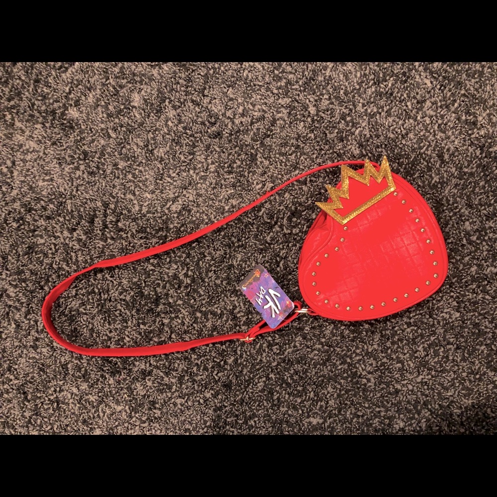 Red Descendants purse